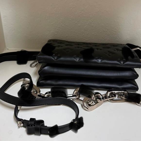 Elegant Black Bag - Picture 3 of 7